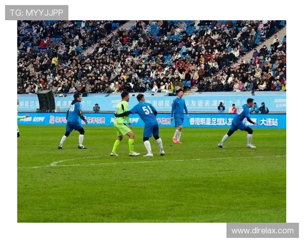 足球明星齐聚一堂欢乐无限综艺秀尽显幽默风采与球场激情 足球明星齐聚一堂欢乐无限综艺秀尽显幽默风采与球场激情