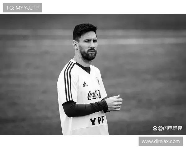 哥哥你知道足球明星是谁吗一起来聊聊他的故事吧